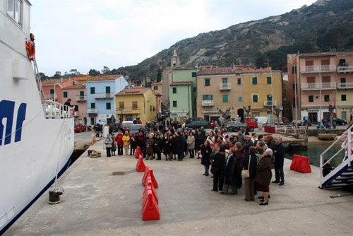 Isola del Giglio DON MICHELE SALUTA IL 