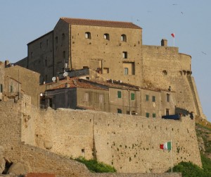 rocca pisana isola del giglio castello giglionews