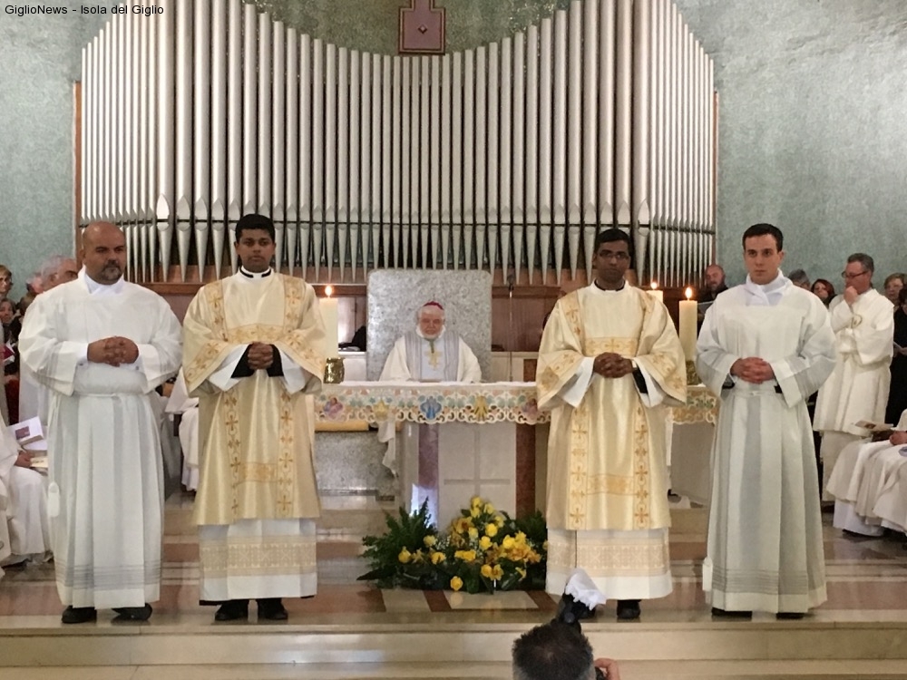 accoliti diaconi vescovo isola del giglio giglionews