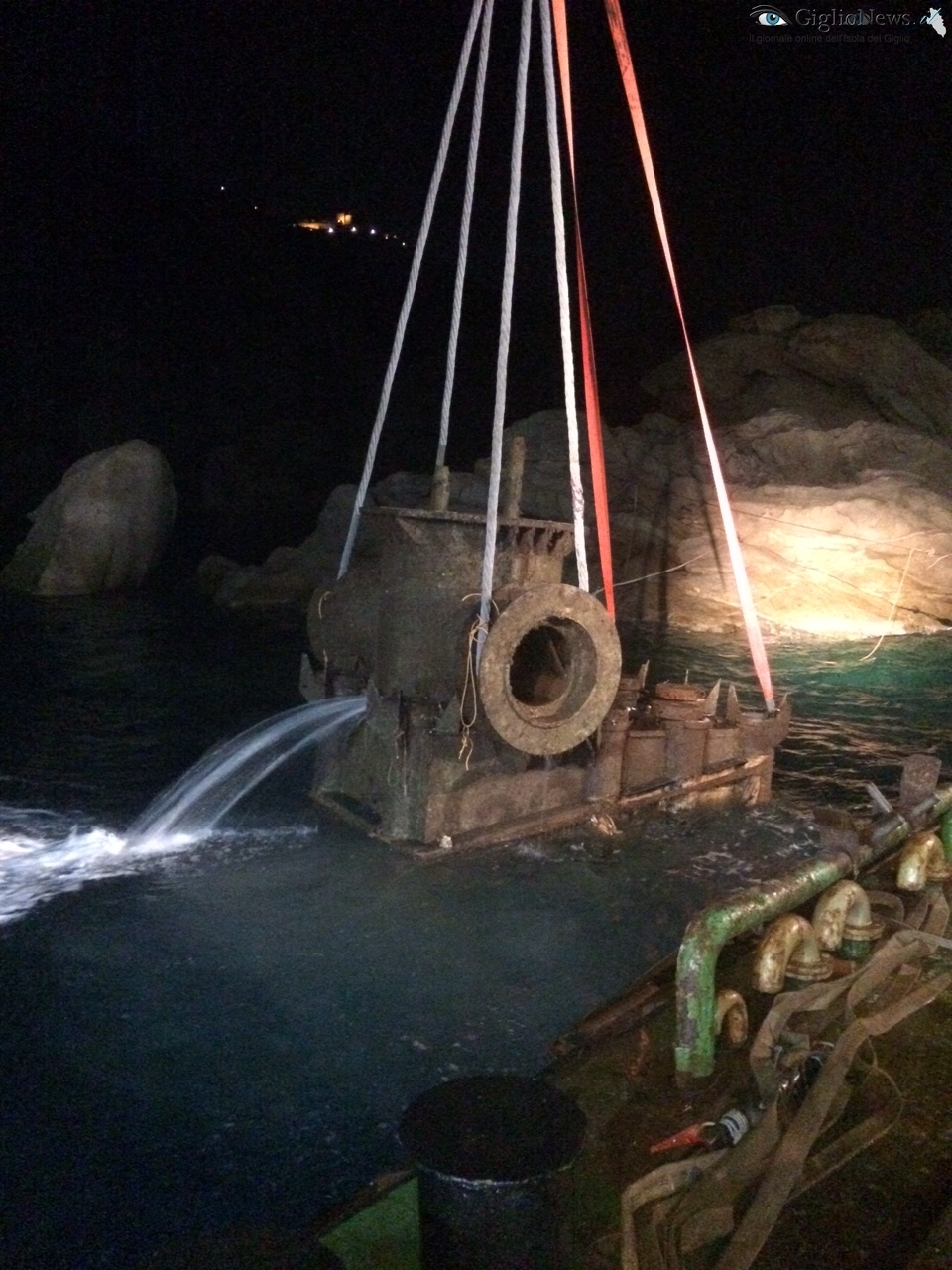 rimozione anchor blocks micoperi isola del giglio giglionews