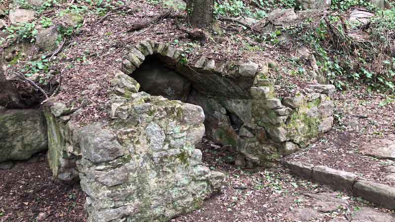 Zona le Fonti, mulattiera Porto - Castello, vecchie fonti isola del giglio giglionews