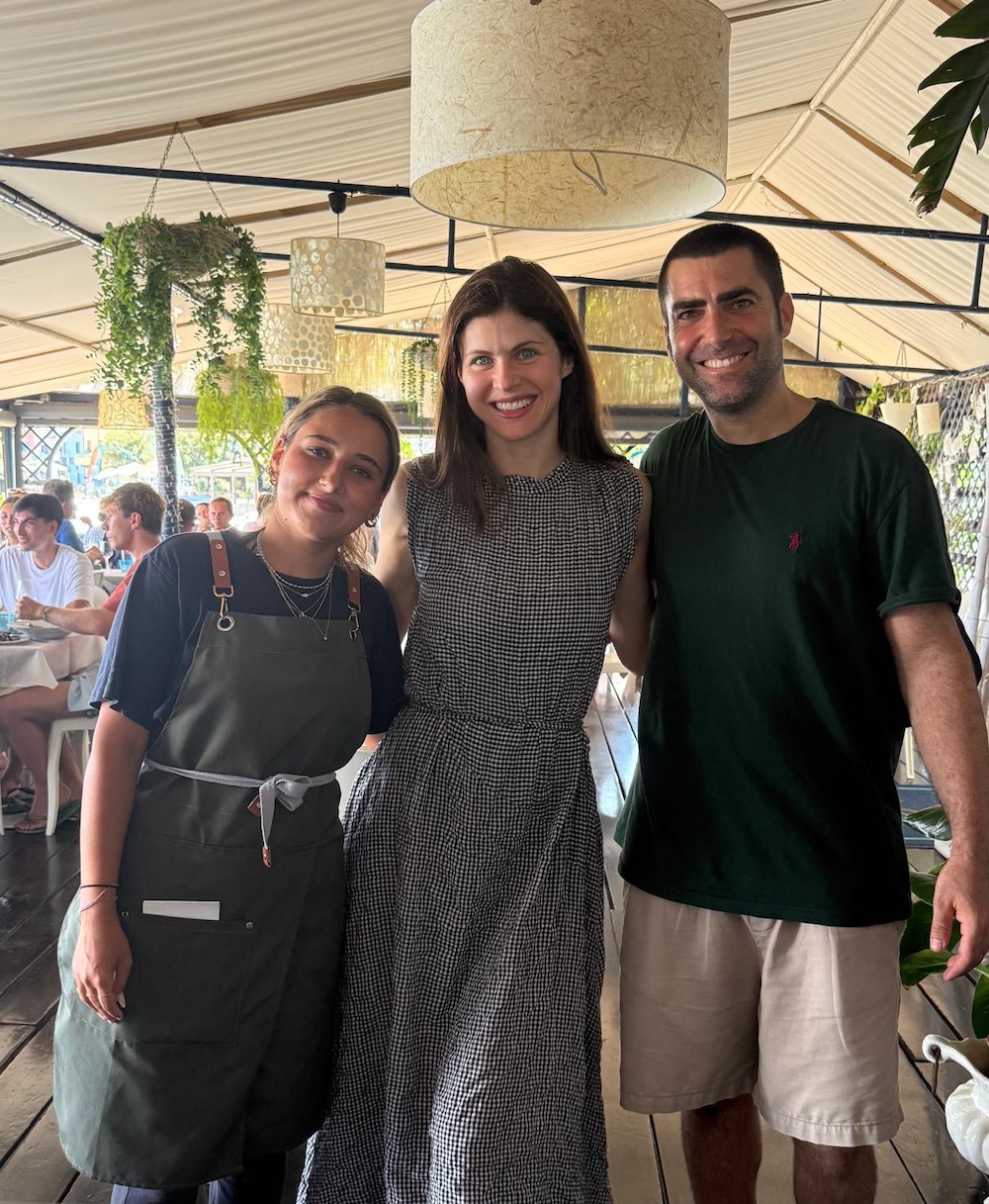 alexandra_daddario_doria160826