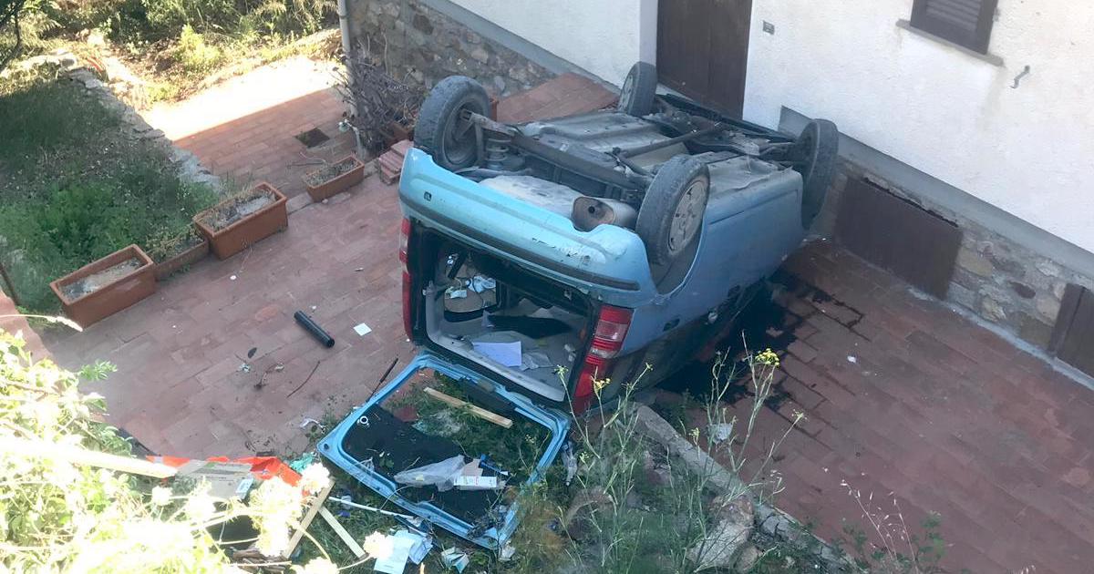 incidente auto cortile isola del giglio campese giglionews