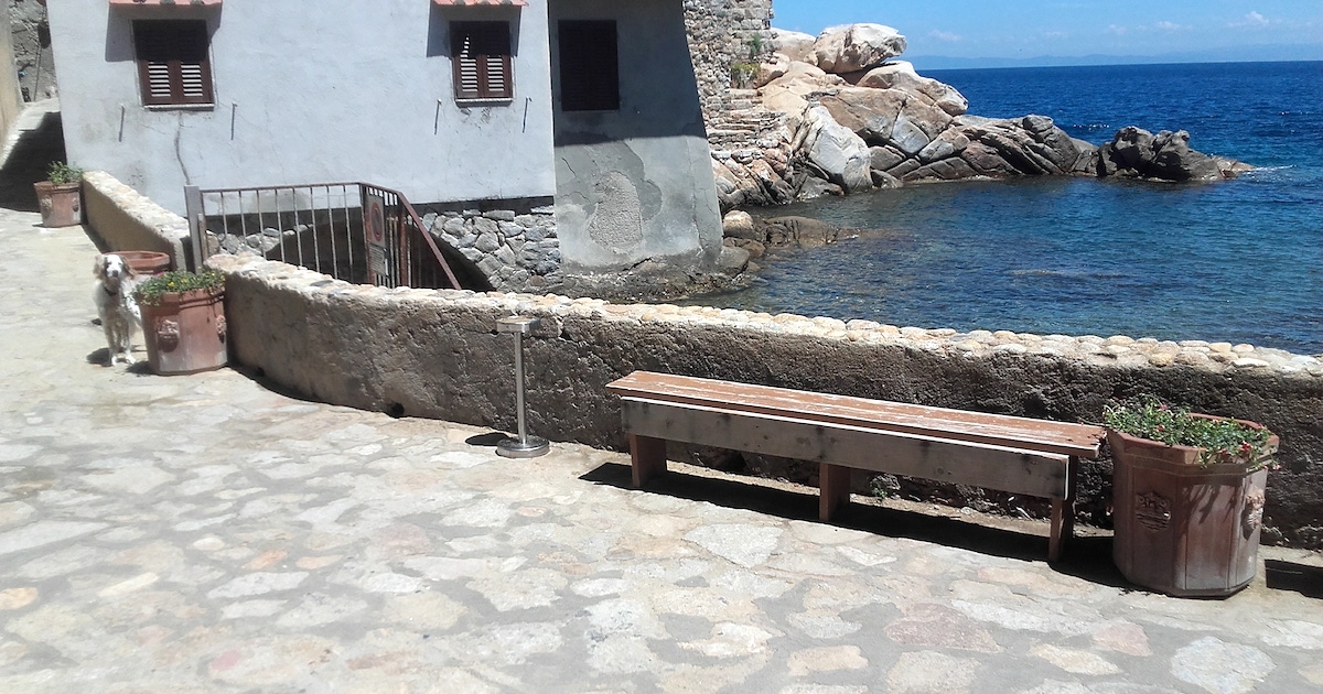 maleducazione inciviltà saraceno isola del giglio giglionews