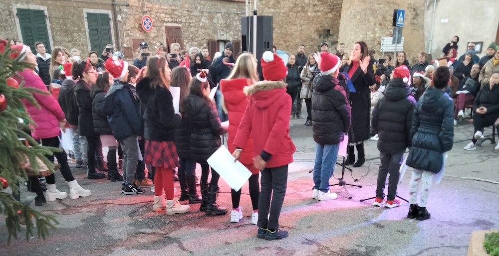 coro_natale_elementari171222_1