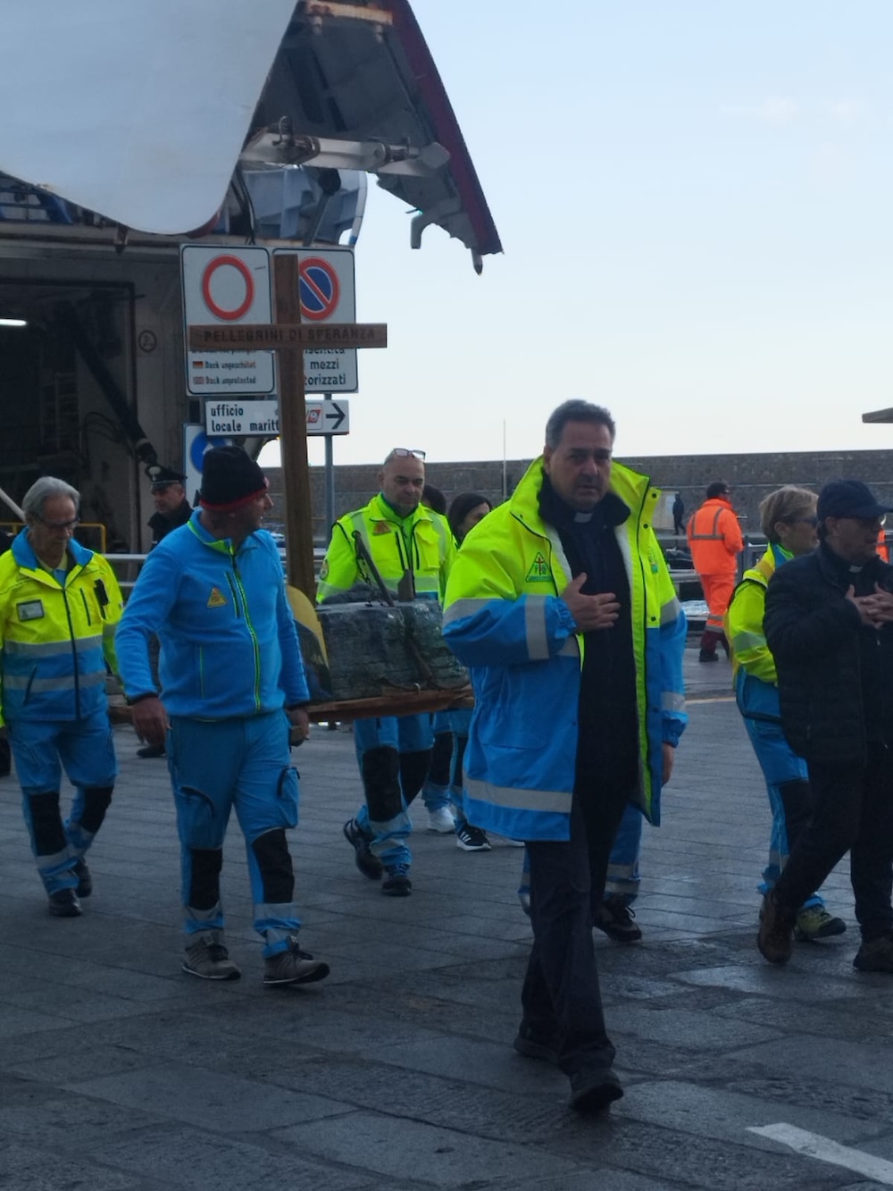 croce_giubilare_misericordia121125_1