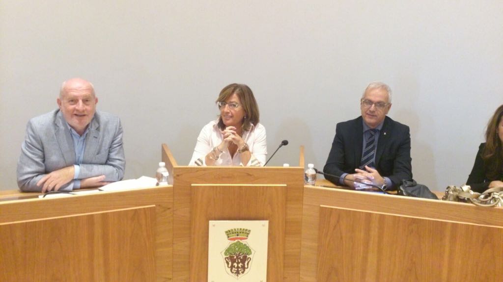 fondo solidarietà castagneto carducci comune comuni isola del giglio giglionews