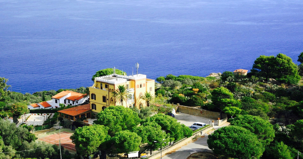 hotel castello monticello cercasi personale isola del giglio giglionews