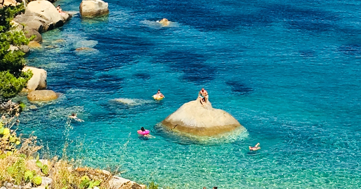 colore del mondo poesia tonino ansaldo isolotto cannelle processione isola del giglio giglionews