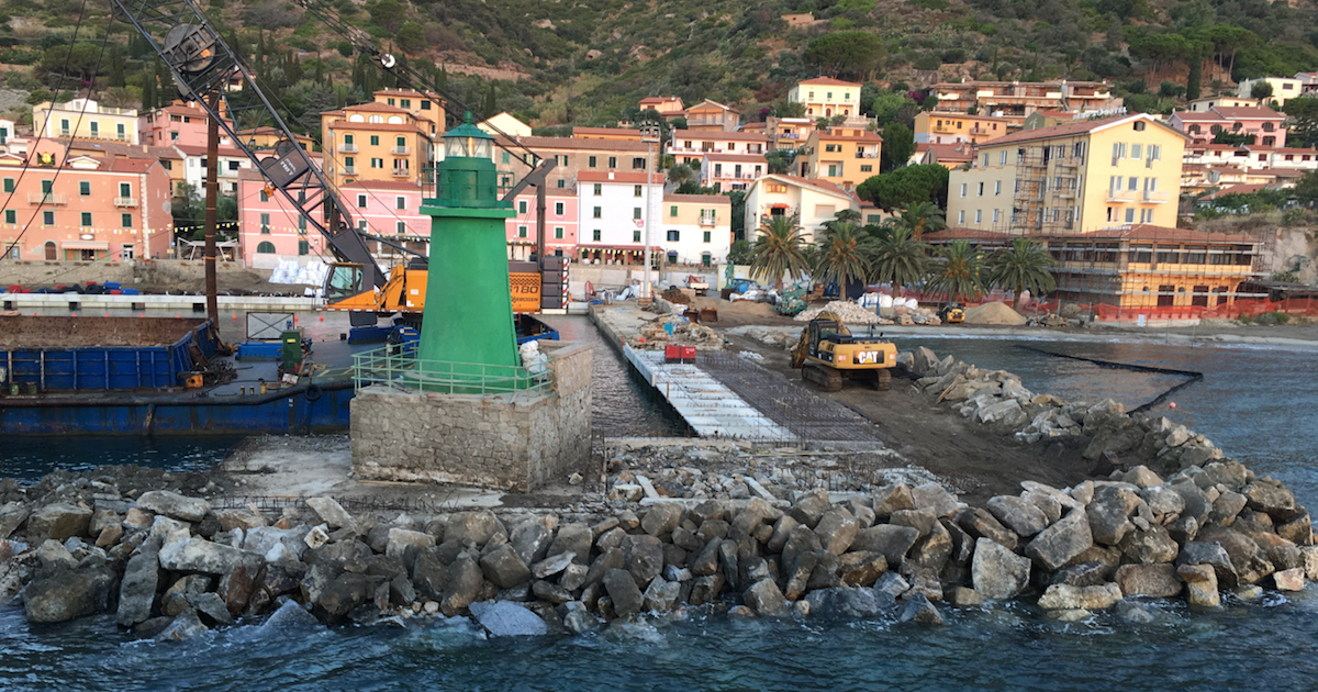 lavori molo verde isola del giglio comune giglionews