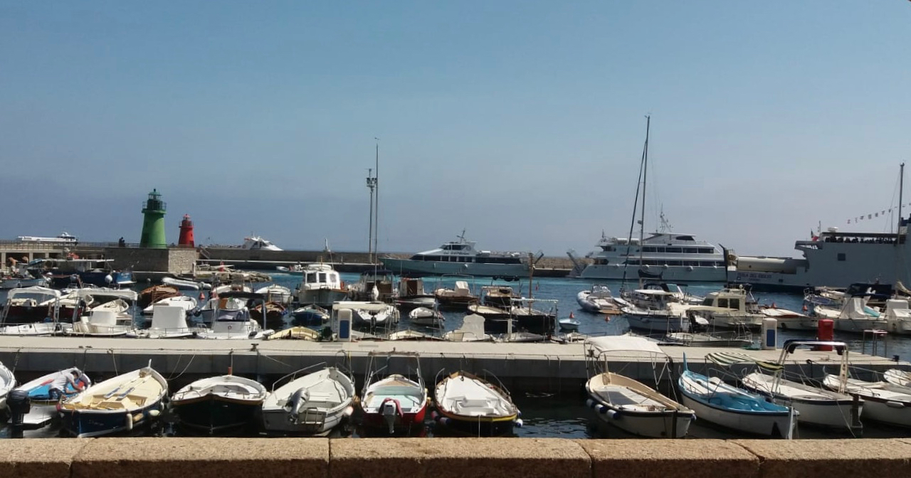 turisti navette isola del giglio porto giglionews