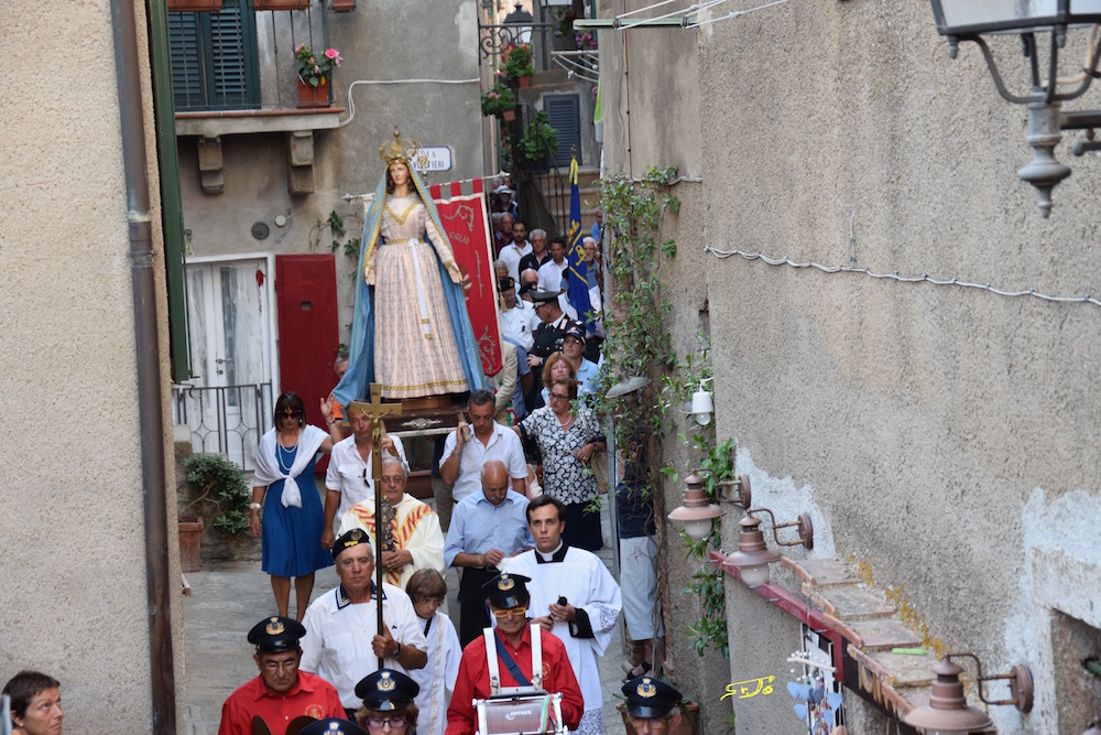 processione assunta isola del giglio castello giglionews