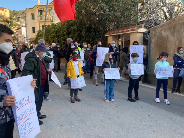 protesta sanità isola del giglio giglionews