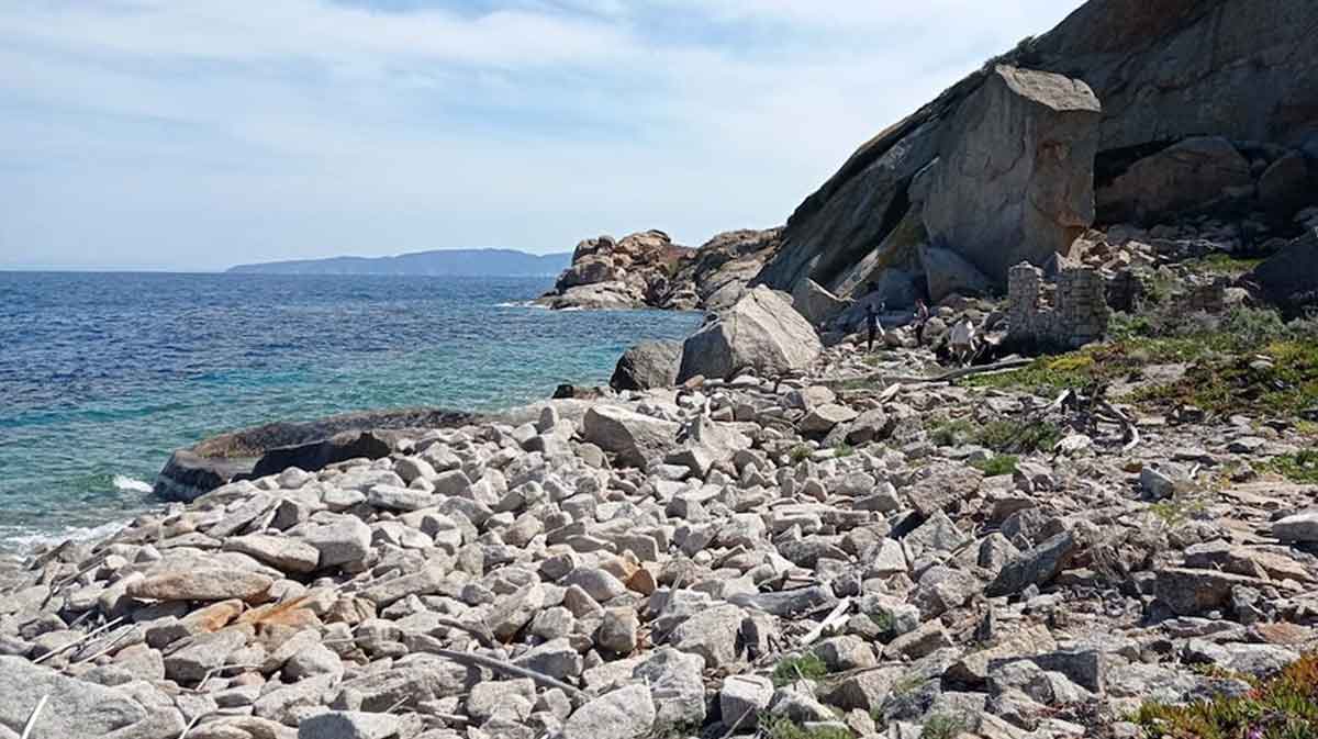 pulizia cala piccione isola del giglio giglionews