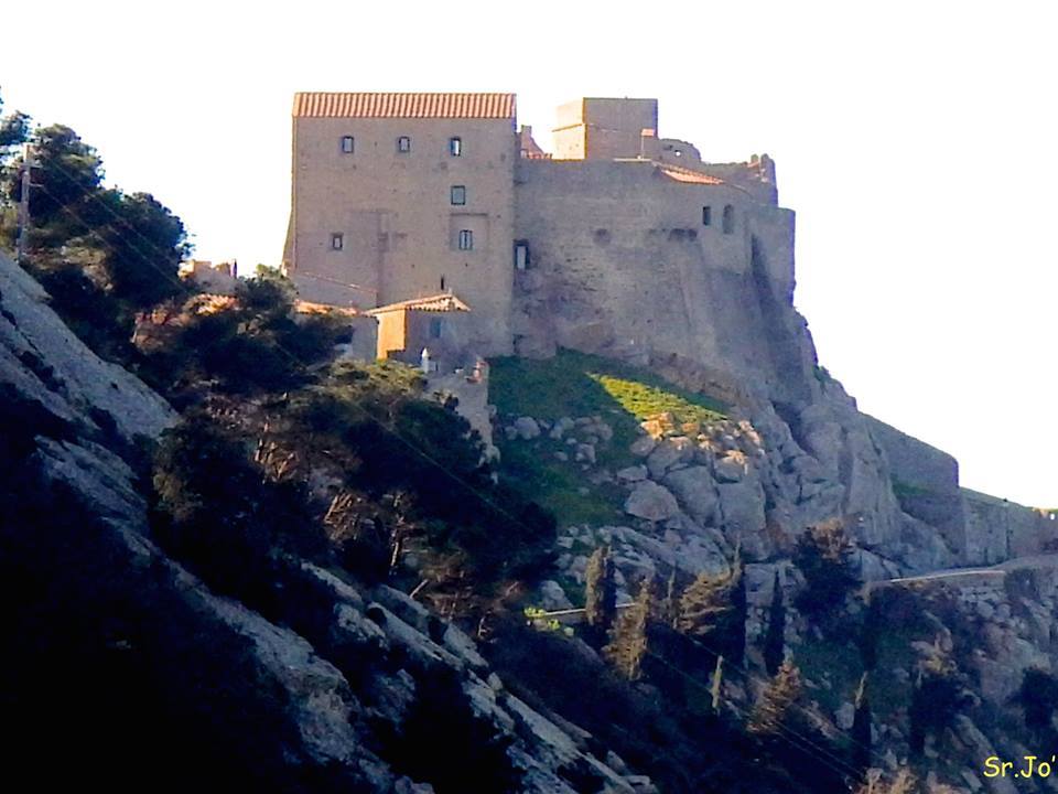 rocca pisana aldobrandesca sergio giorgi tonino ansaldo poesia isola del giglio giglionews