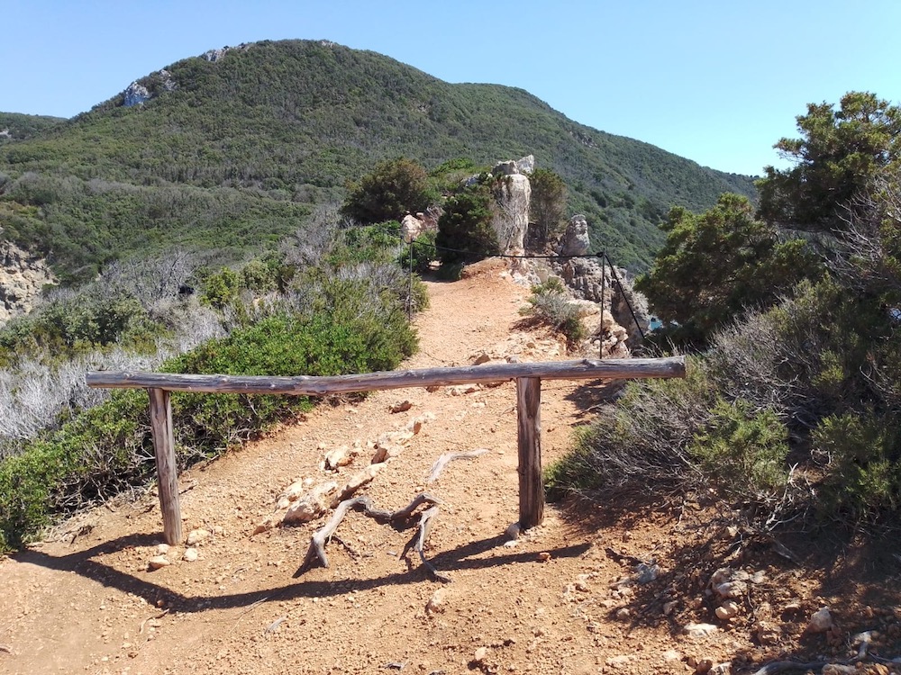 pulizia sentieri parco arcipelago toscano isola del giglio giannutri giglionews