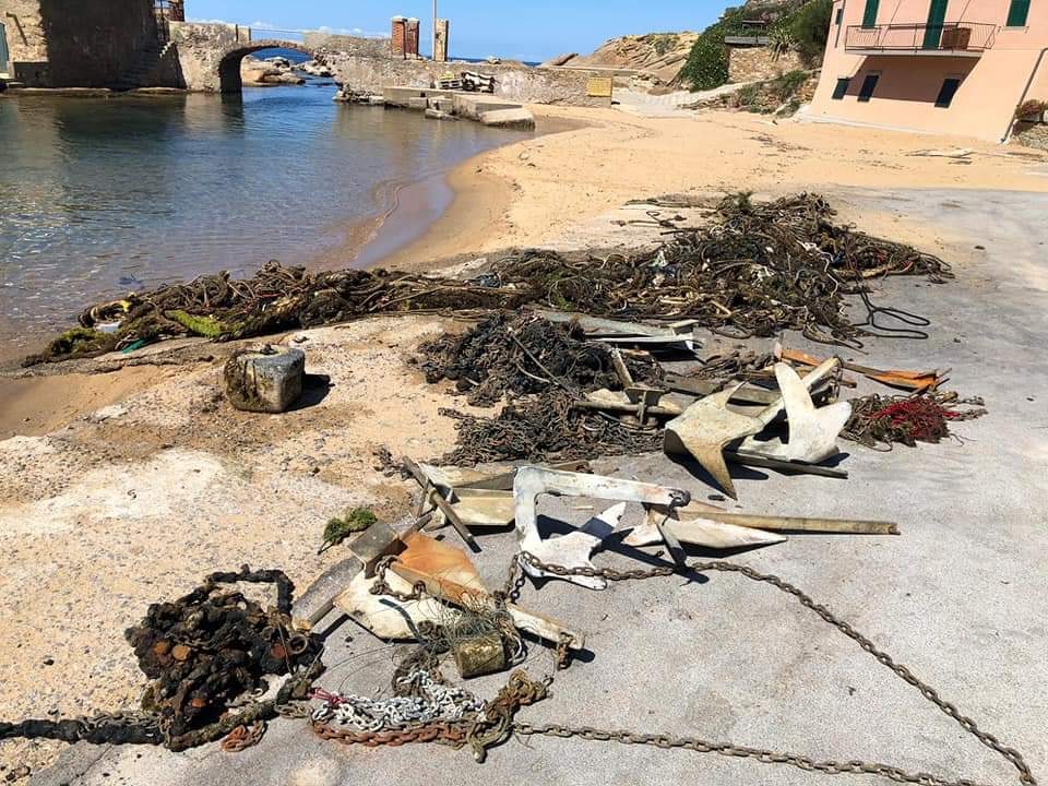 sequestro ormeggi abusivi porticciolo isola del giglio campese giglionews