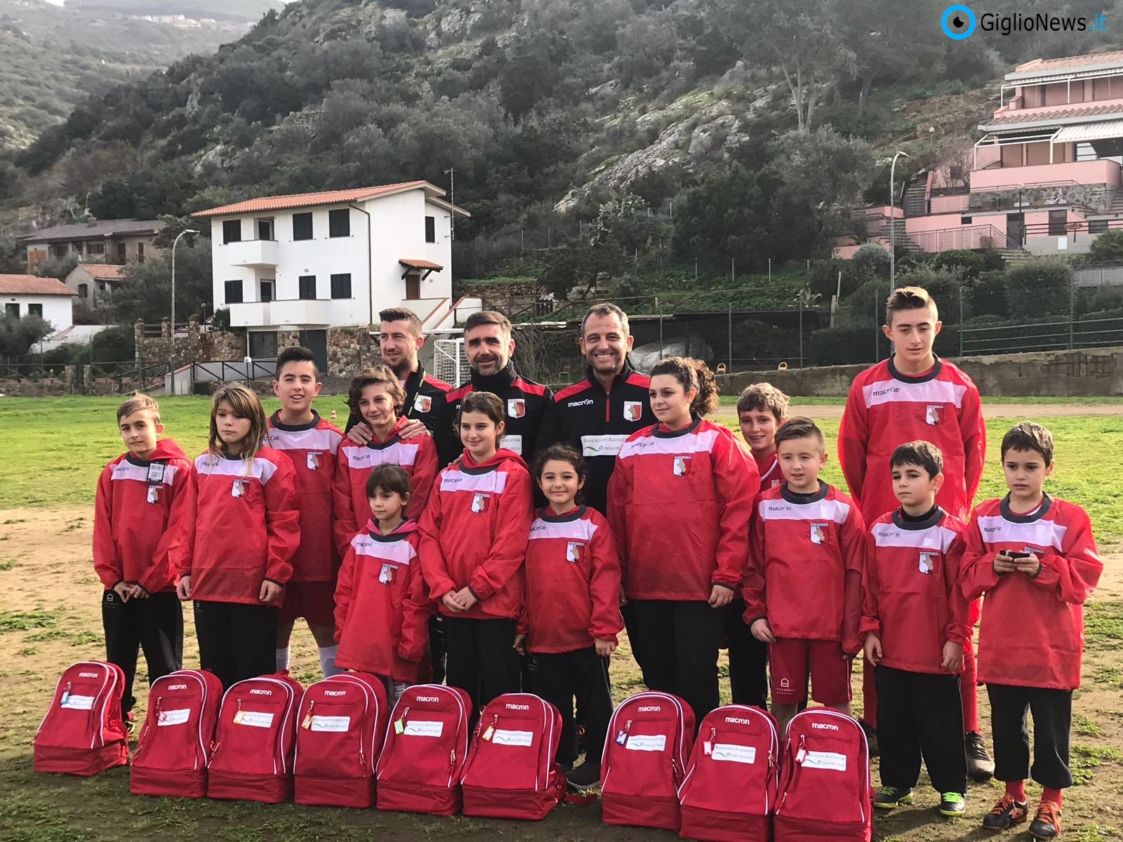 scuola calcio ringraziamenti isola del giglio giglionews