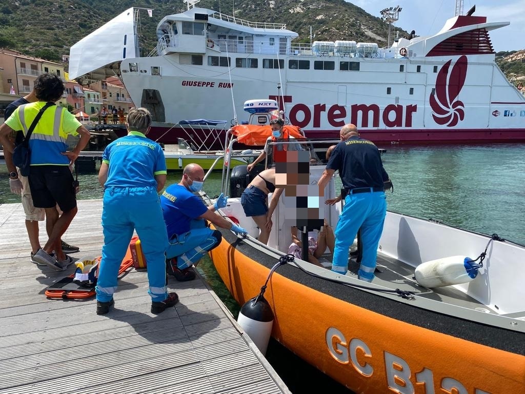 soccorso gommone isola del giglio giglionews