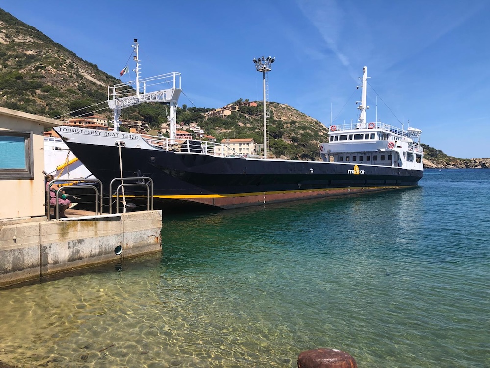 tourist_ferry_boat_iii_190626_2