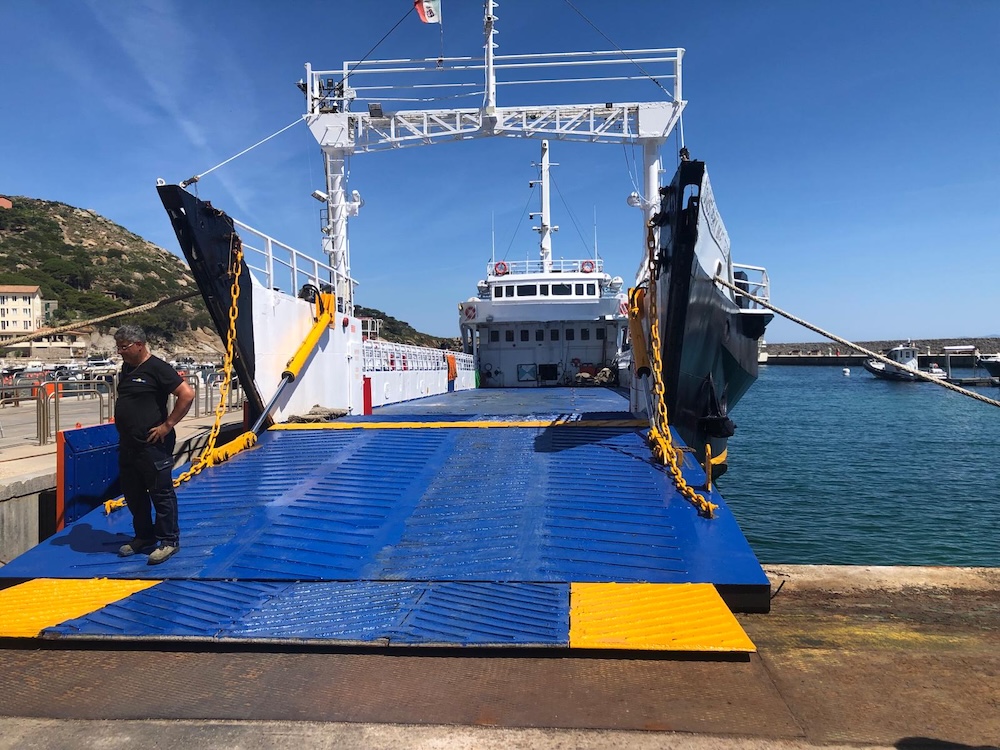 tourist_ferry_boat_iii_190626_3